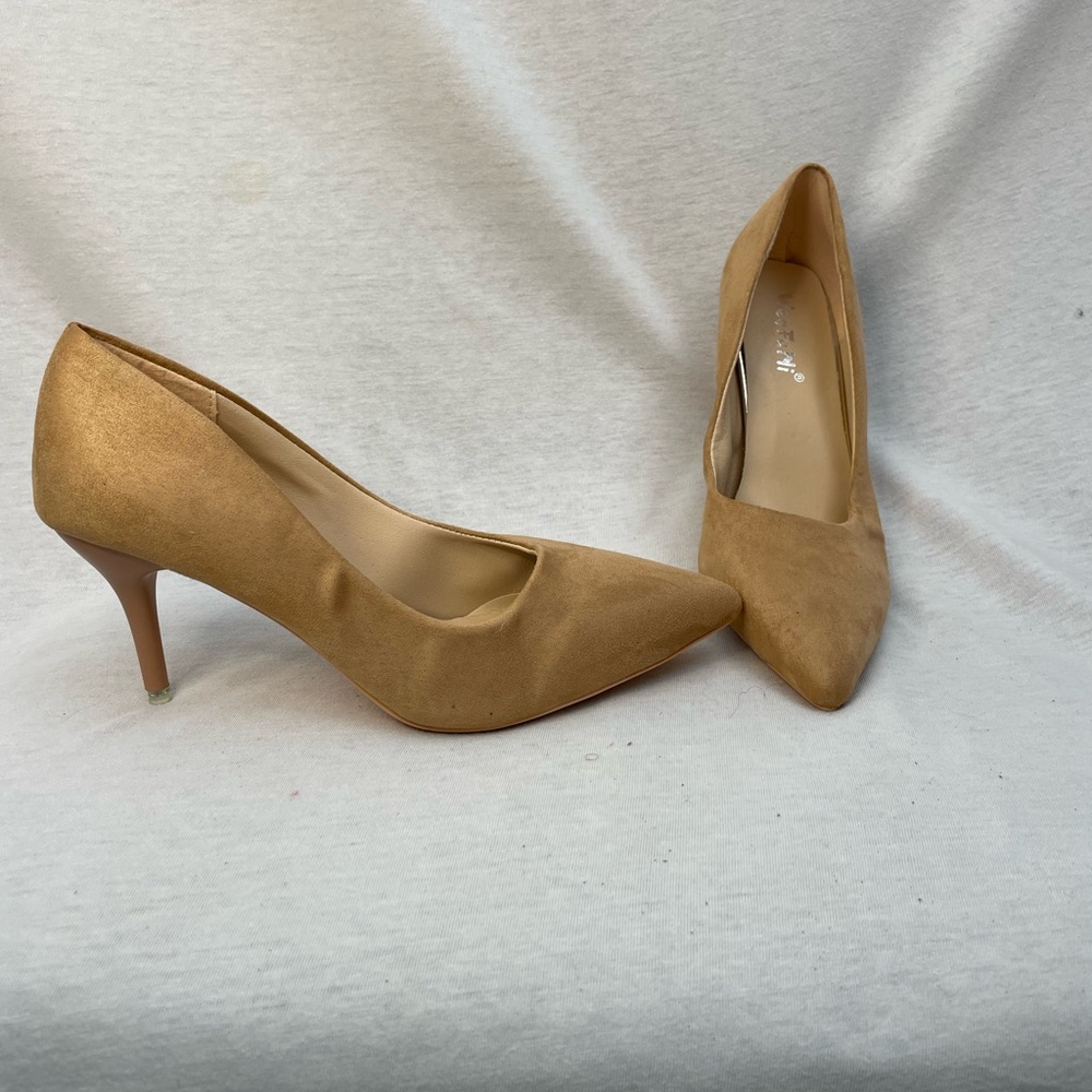 Tan, heel size 7
